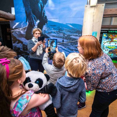 kids-in-museum-5